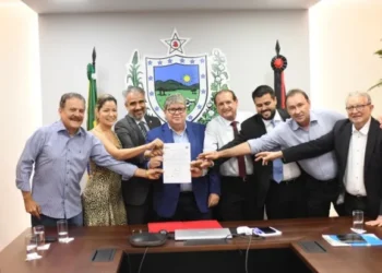 Deputado Tião Gomes celebra autorização para restauração de mais uma estrada no Brejo da Paraíba