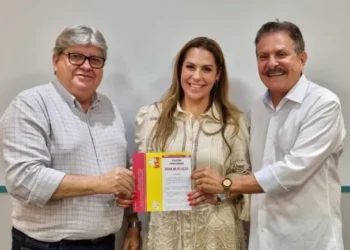 Governador João Azevedo filia pré-candidata Aparecida Gomes ao PSB para concorrer à Prefeitura de Areia