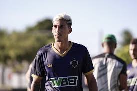 Sousa está negociando com o atacante Kiko, ex-Botafogo-PB