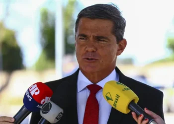 Defesa de general pede impedimento de Dino em denúncia sobre golpe