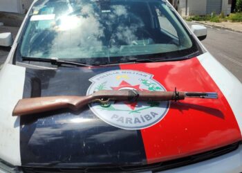 Operação força total: Polícia militar apreende arma de fogo, em Arara