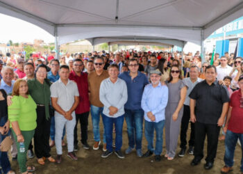 Deputado Tião Gomes participa de inauguração de creche em Casserengue e destaca parceria entre Governo do Estado e Prefeitura
