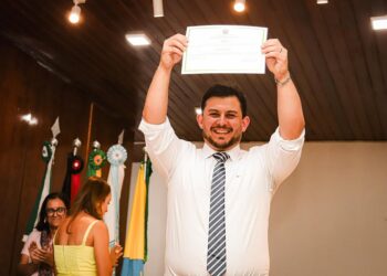 Articulação Política em Bananeiras: Douglas BuBu Apoia Maria Porto e Recebe Aceno de Nobinho Almeida para 2028