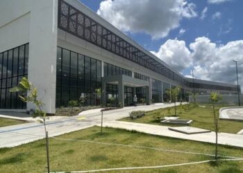 Deputado Tião Gomes exalta investimento histórico do Governo do Estado com a inauguração do Centro de Convenções em Campina Grande