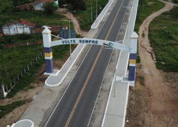 Nova entrada de Arara encanta moradores e visitantes com calçadão revitalizado e pórtico imponente