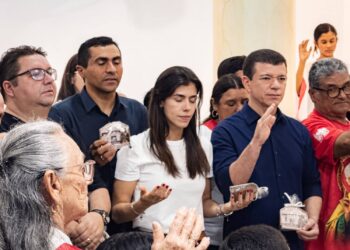 Maria Porto participa de procissão e missa em homenagem a São Pedro no Sítio Barrocas, em Solânea